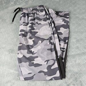 NEW BALANCE Camo Joggers Mens L Large Jogging Running Taper Wind Pants